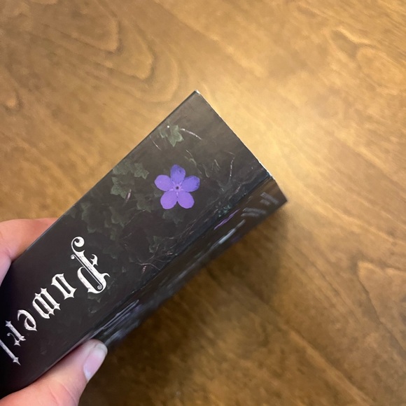 Powerless by Lauren Roberts indie booktok romance fantasy romantasy - Picture 3 of 6